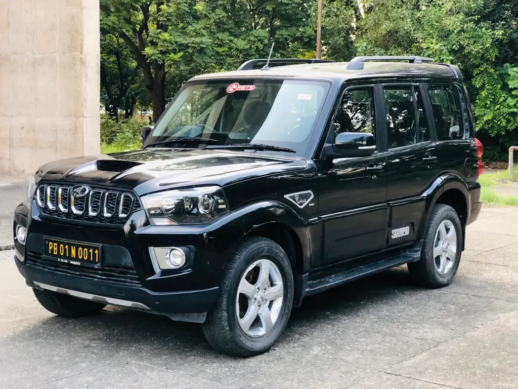 Mahindra Scorpio desert safari